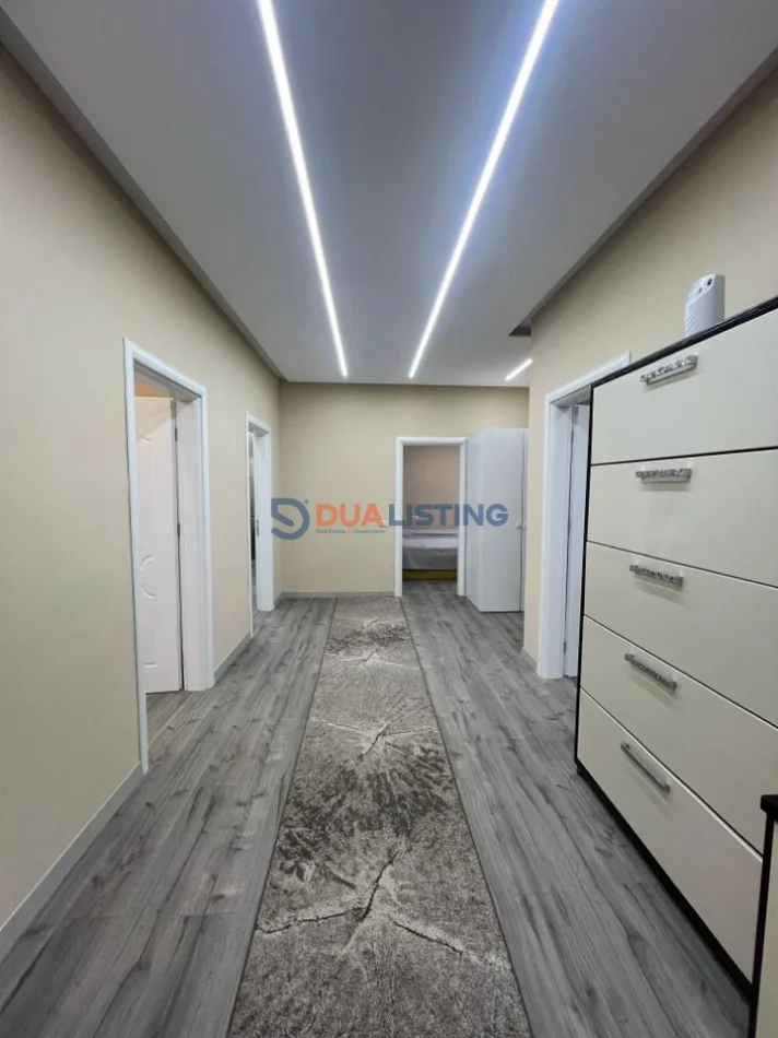 Tirane, jepet me qera apartament 3+1 , 145 m² 900 € (Don Bosko)