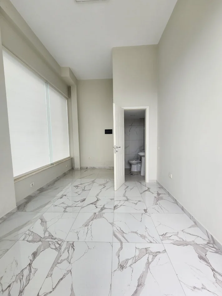 Shitet: Amb i persht. per Zyre ( Selitë - Fiks te Rrethi, me pamje) me Verande | S. 19.26m² || 50,000 Euro