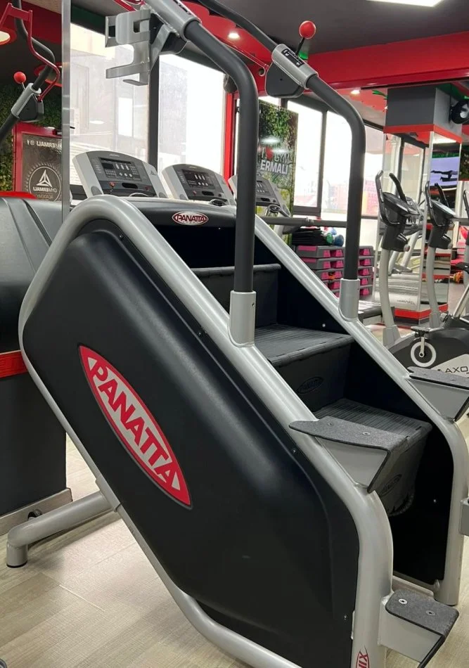 Tirane,SHITET BIZNESI PALESTER OSE VETEM PAJISJET PANATTA NE GJENDJE PUNE TE MIRA.