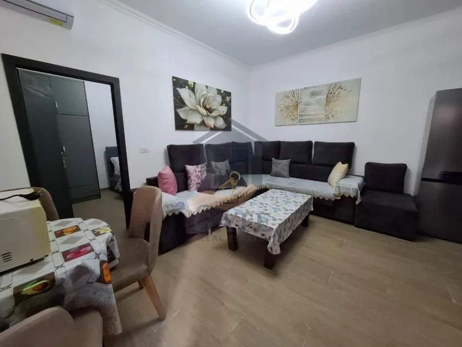 Durres, jepet me qera apartament 1+1 Kati 1, 55 m² 350 € 