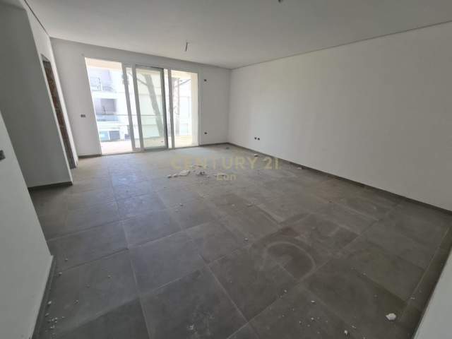 Gjiri Lalezit, SHITET APARTAMENT 2+1+2 NE RESIDENCEN SAN PIETRO, Kati 1, 105 m² 178.000 e