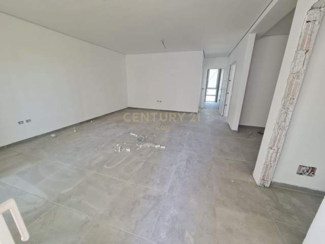 Gjiri Lalezit, SHITET APARTAMENT 2+1+2 NE RESIDENCEN SAN PIETRO, Kati 1, 105 m² 178.000 e