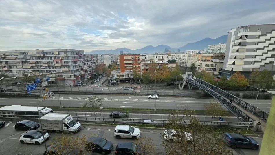 Tirane, jepet me qera apartament 2+1 Kati 2, 70 m² 600 € (Unaza Re)