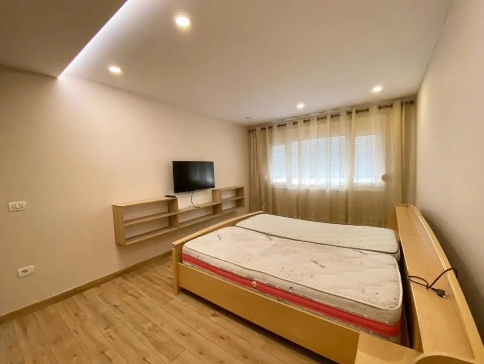 Tirane, shitet apartament 2+1 , 87 m² 239.000 € 