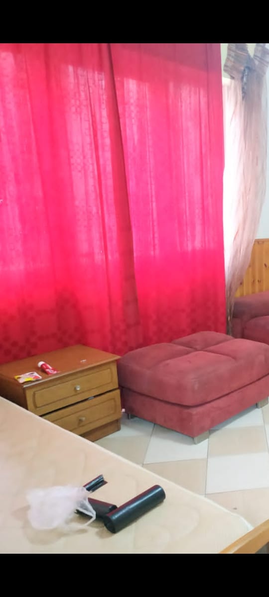 Tirane, jepet me qera garsonier 1+1 Kati 1, 40 m² 200 Euro (RRUGA E KAVAJES)