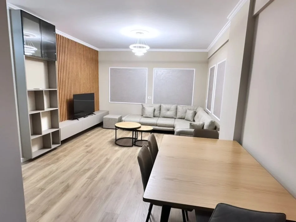 Tirane, shitet apartament 2+1 , 105 m² 165.000 € 