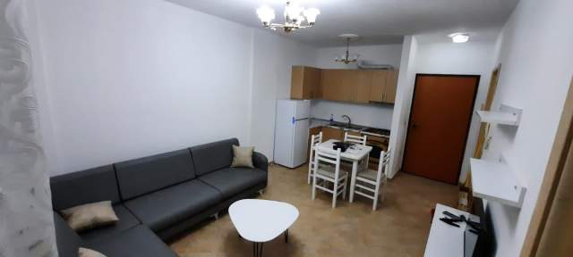 Tirane, jepet me qera apartament 1+1 Kati 4, 55 m² 300 Euro (Yzberisht)