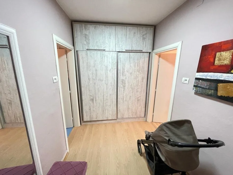 Tirane, jepet me qera apartament 1+1 Kati 1, 56 m² 500 € (Rruga ndre mjeda)