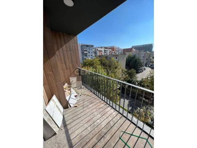 Shitet apartament 2+1 Shkolla e Bashkuar! Kati 4, 93 m² 97.000 Euro (Rruga e Dibres))