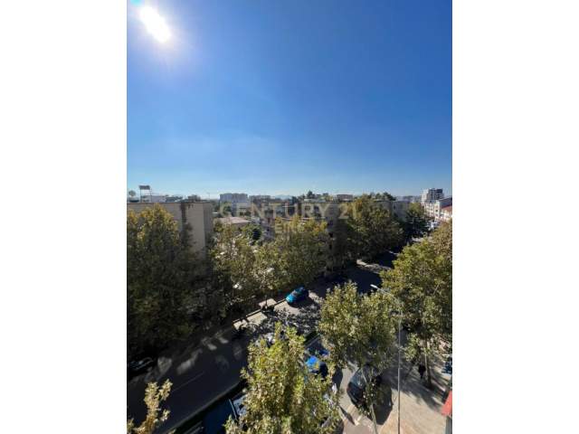 Shitet apartament 2+1 Shkolla e Bashkuar! Kati 4, 93 m² 97.000 Euro (Rruga e Dibres))