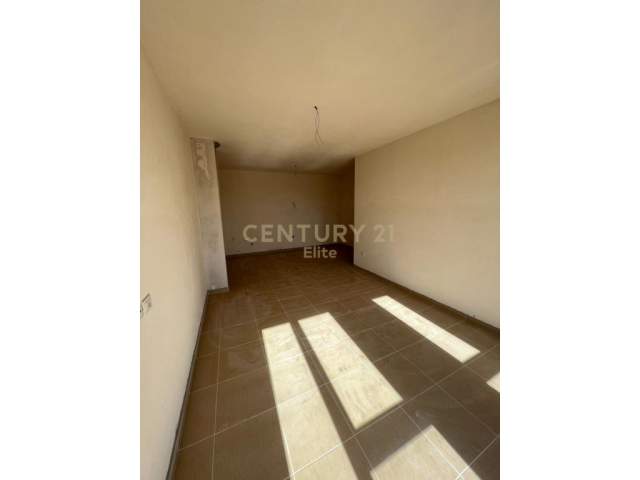 Shitet apartament 2+1 Shkolla e Bashkuar! Kati 4, 93 m² 97.000 Euro (Rruga e Dibres))