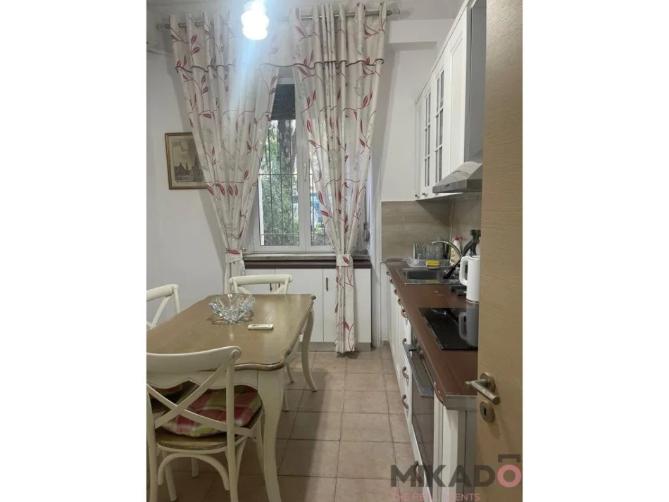 Jepet me Qira Apartament 2+1 tek Stadiumi Dinamo!