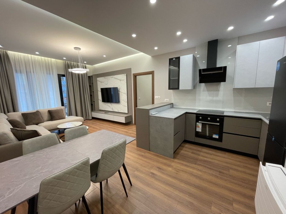 Tirane, jepet me qera 2+1+Aneks+Ballkon , 100 m² 830 € (Rruga e Dibres)