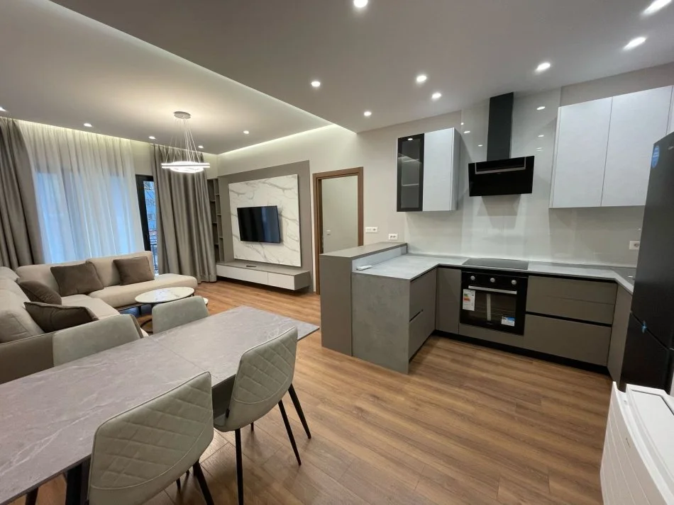 Tirane, jepet me qera 2+1+Aneks+Ballkon , 100 m² 830 € (Rruga e Dibres)