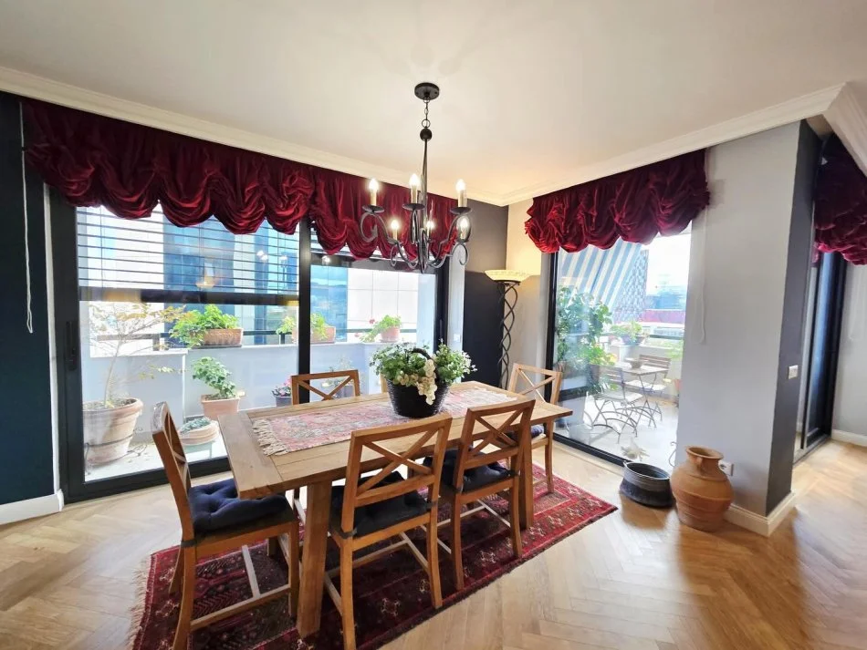 Tirane, shitet apartament 3+1 , 188 m² (bllok)