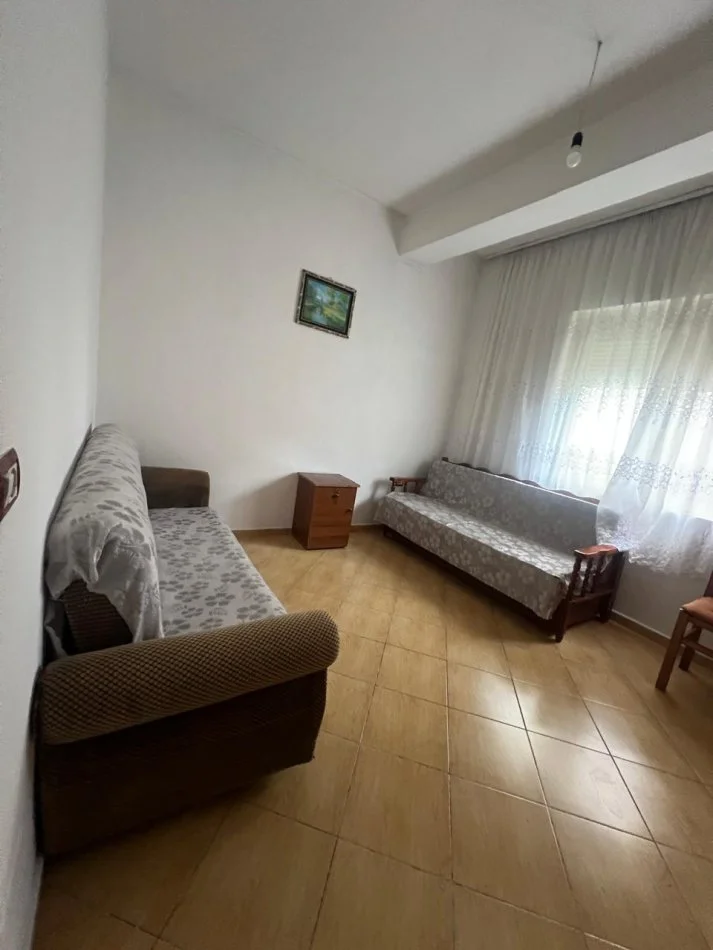 Tirane, jepet me qera apartament 1+1 Kati 0, 45 m² 300 € (Jordab Misja)