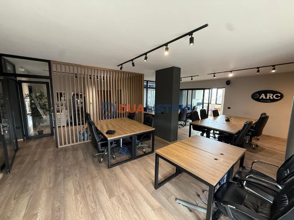 Tirane, jepet me qera ambjent biznesi , 250 m² 3.000 € (Mine Peza)