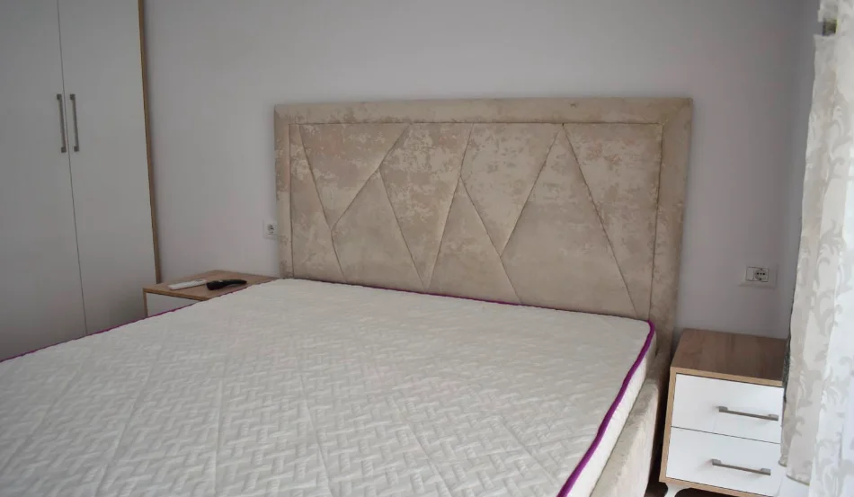 Shqiperi, jepet me qera apartament 1+1 Kati 5, 60 m² 450 € (Ali Demi)