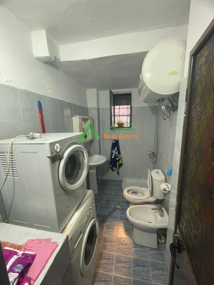 Shqiperi, jepet me qera apartament 2+1 Kati 1, 70 m² 620 € (21 Dhjetori)