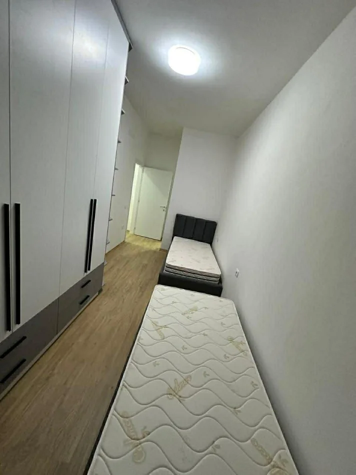 Tirane, jepet me qera apartament 2+1 Kati 9, 700 € (5 Maji)