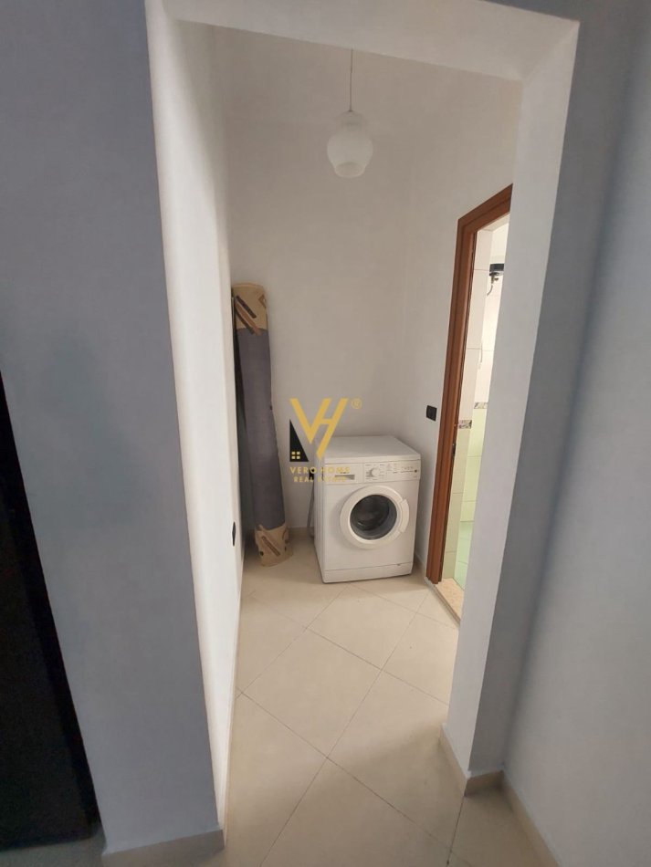 Tirane, jepet me qera apartament 2+1+Ballkon Kati 3, 85 m² 450 € (SHKOLLA BAJRAM CURRI)
