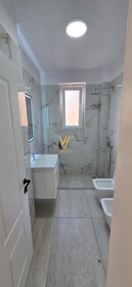 Tirane, shitet apartament 1+1+Ballkon Kati 4, 59 m² 140.000 € (21 DHJETORI)