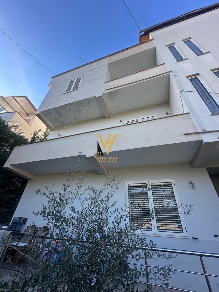 Tirane, shitet Vile 3 Katshe Kati 0, 743 m² 1.000.000 € (RRUGA E ELBASANIT)