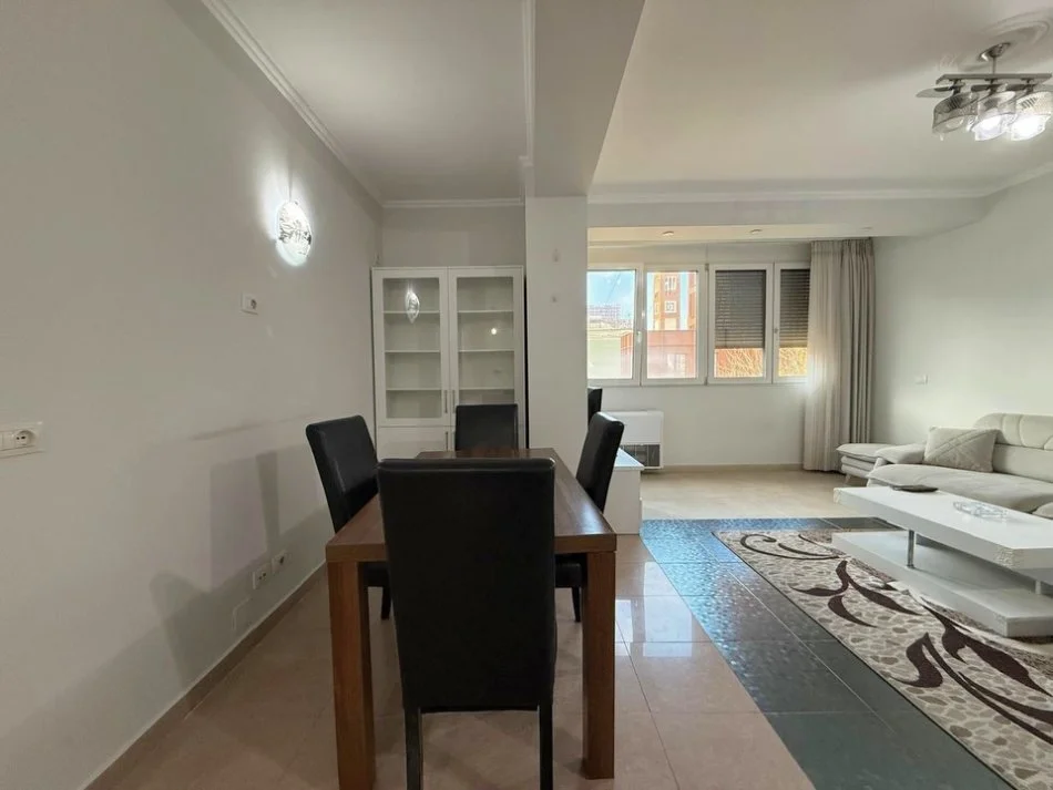 Tirane, shitet apartament 3+1 , 124 m² 299.000 € (myslym shyri)