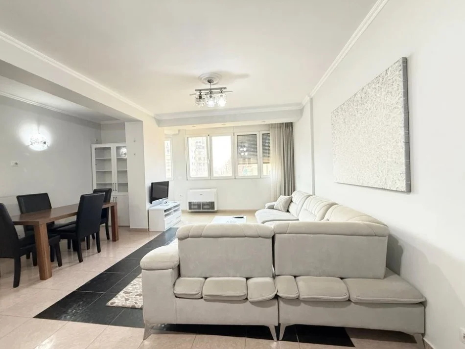 Tirane, shitet apartament 3+1 , 124 m² 299.000 € (myslym shyri)