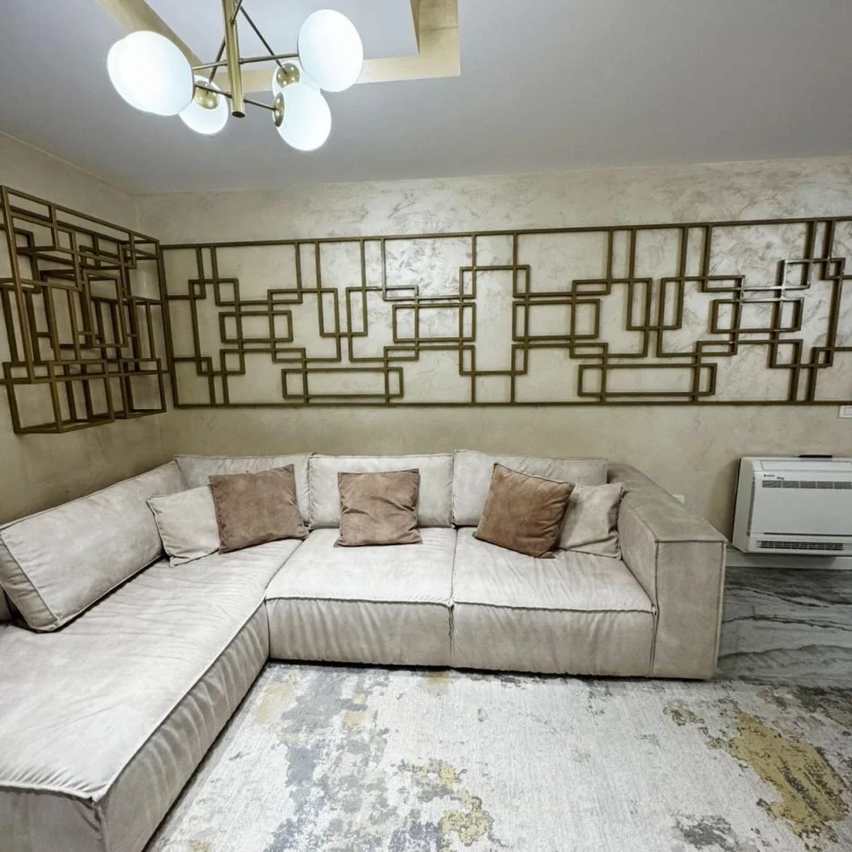 Tirane, shitet apartament 2+1 , 117 m² 