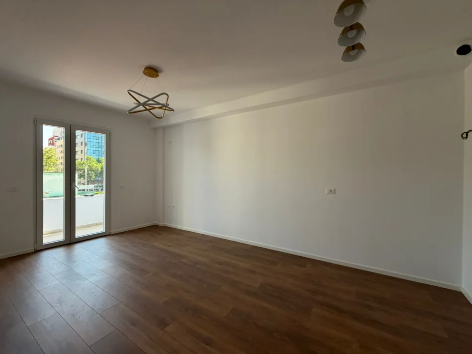 Tirane, shitet apartament 1+1+Ballkon , 58 m² 128.000 € (Zonja e Keshillit te Mire)