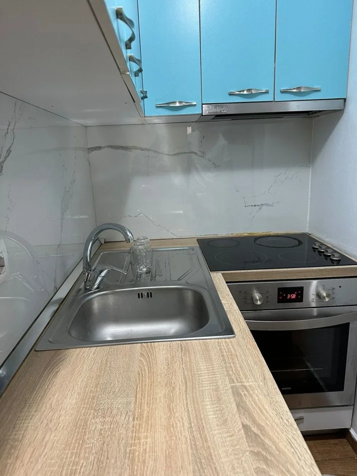 Tirane, shes garsonier 1+1 Kati 1, 1.200.000 € (Rruga Ferit Xhajko)