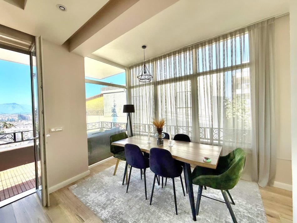 Tirane, shitet apartament 2+1 , 150 m² 285.000 € 