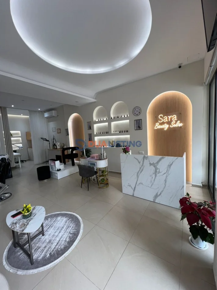 Tirane, jepet me qera ambjent biznesi , 45 m² 1.200 € (Square 21)