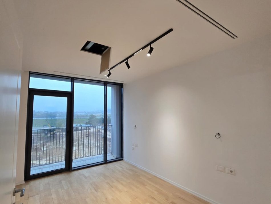 Tirane, shitet apartament 2+1+Ballkon , 150 m² 439.000 € (rruga kosovareve)