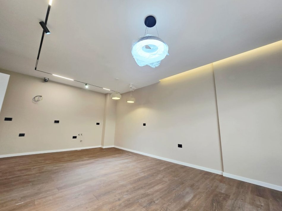 Tirane, shitet apartament 2+1 , 101 m² 255.000 € (Komuna e Parisit)