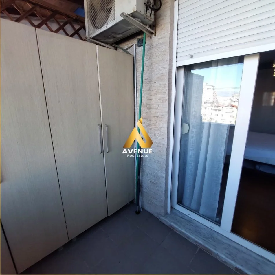 Tirane, jepet me qera apartament 3+1+Aneks+Ballkon Kati 7, 157 m² 1.100 € (Rruga Myslym Shyri)