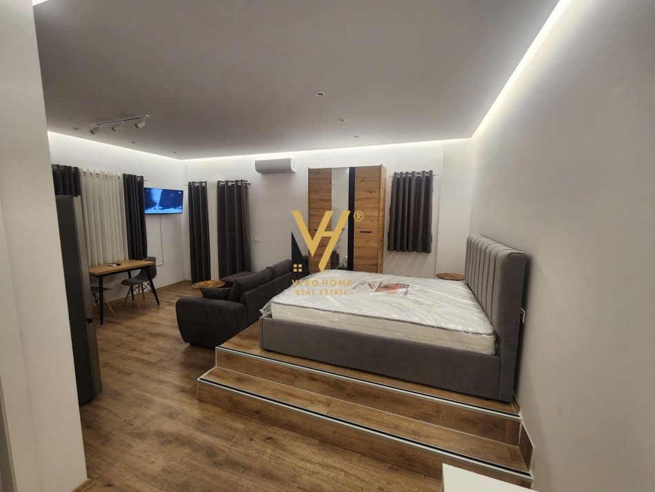 Tirane, jepet me qera garsonier Kati 1, 40 m² 300 € (SAUK I VJETER)