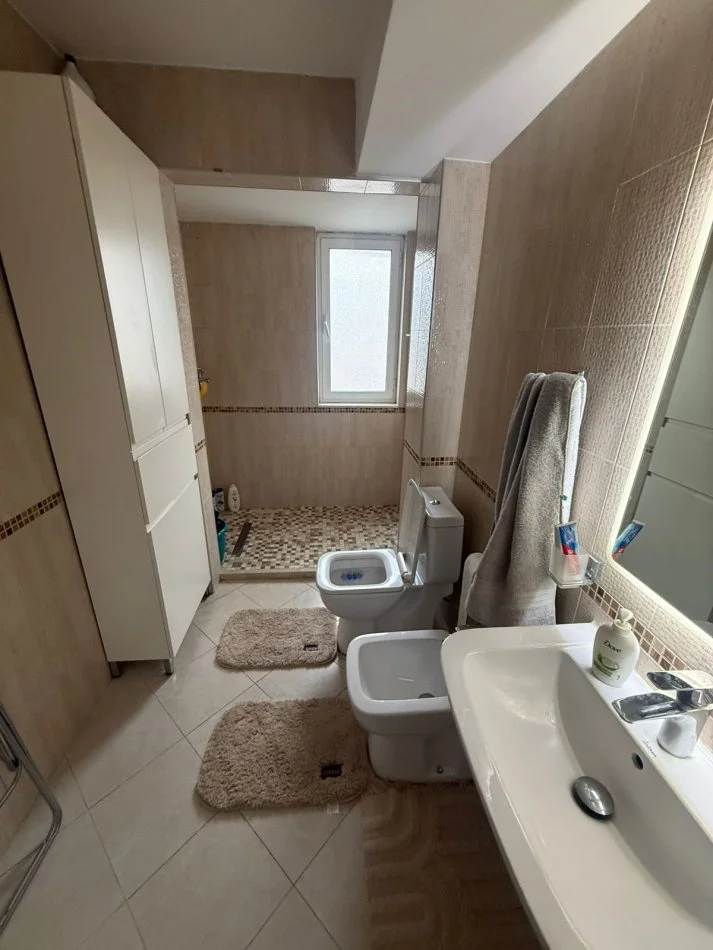 Tirane, shitet apartament 1+1 Kati 4, 54 m² 125.000 € (Oxhaku)