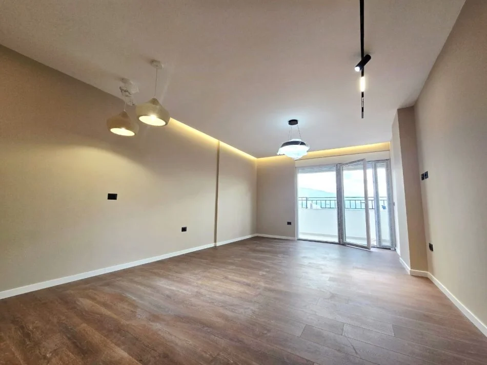 Tirane, shitet apartament 2+1 , 101 m² 255.000 € (Komuna e Parisit)