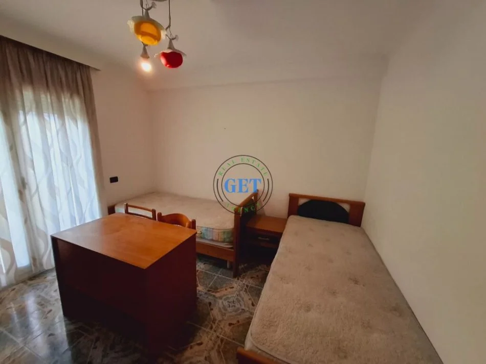 Durres, jepet me qera apartament 2+1 Kati 4, 85 m² 400 € (Qender, DURRES)
