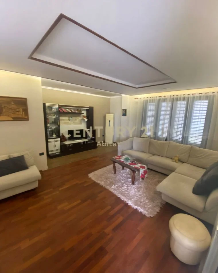 Tirane, jepet me qera Vile 3 Katshe , 2.500 € (Kashar)