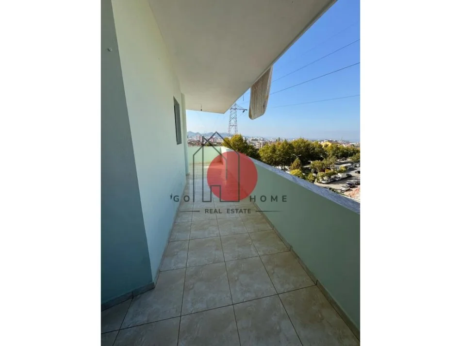 Tirane, shitet apartament 2+1+Ballkon Kati 4, 87 m² 112.000 € (Pallatet e Verdha)