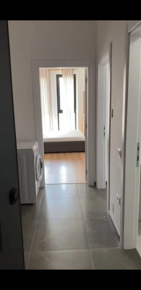 Tirane, jap me qera apartament 1+1+Ballkon Kati 7, 75 m² 600 € (square21)