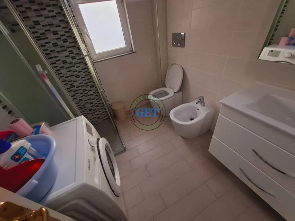 Durres, jepet me qera apartament 2+1 Kati 4, 85 m² 400 € (Qender, DURRES)