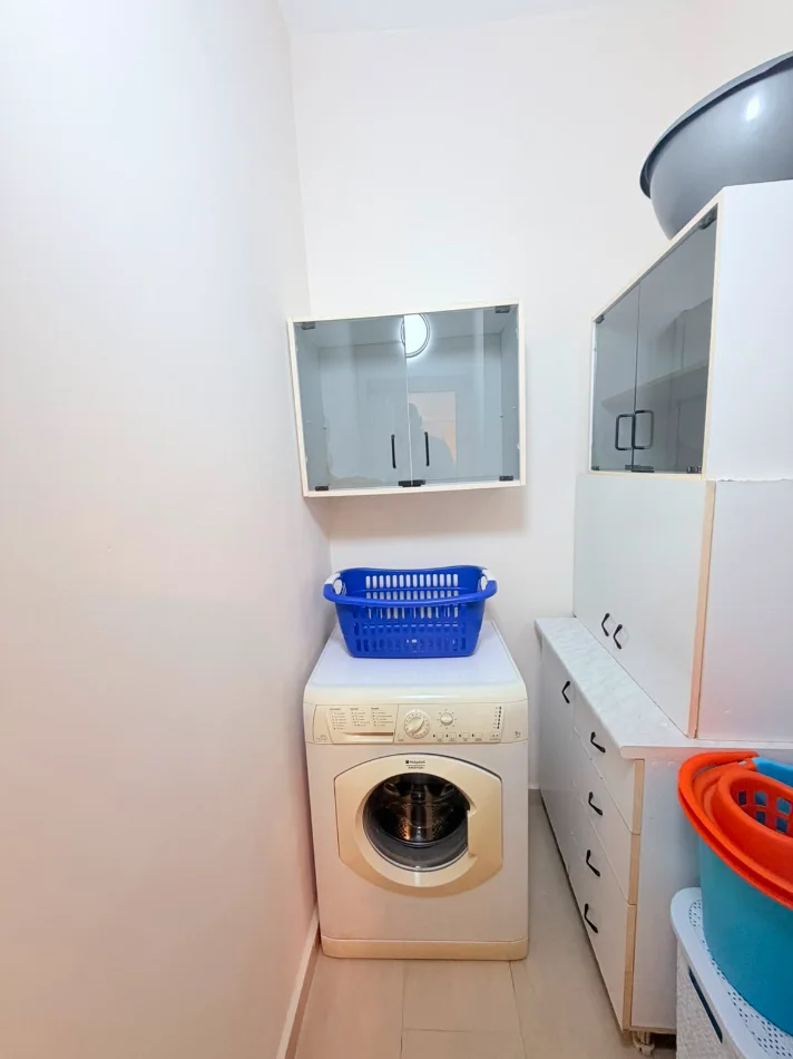 Durres, jepet me qera shtepi 2+1 Kati 1, 100 m² 700 € (Bulevardi Dyrrah,Durres)