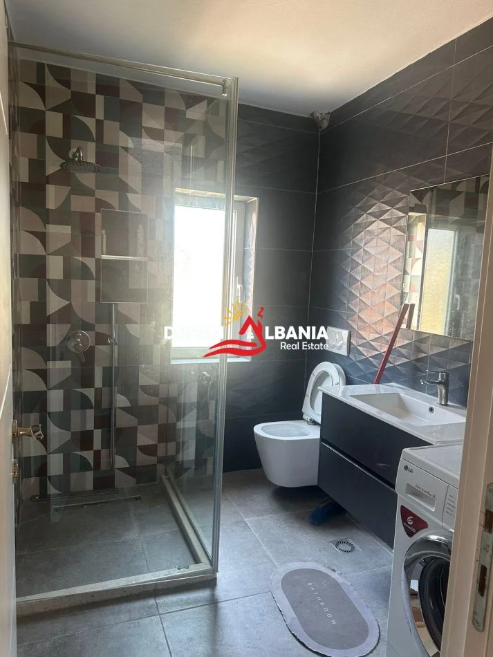 Tirane, jepet me qera 3+1 Kati 4, 100 m² 800 € (Rruga e Durresit)