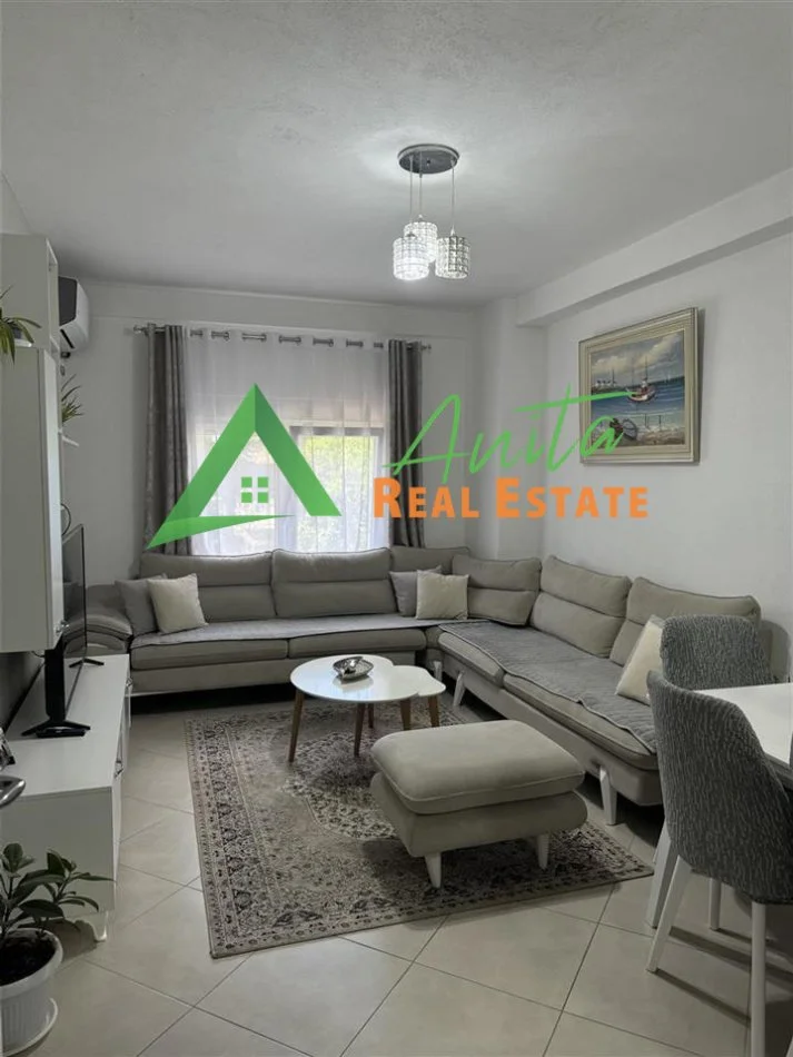 Tirane, jepet me qera apartament 2+1 Kati 1, 85 m² 600 € (Don Bosko)
