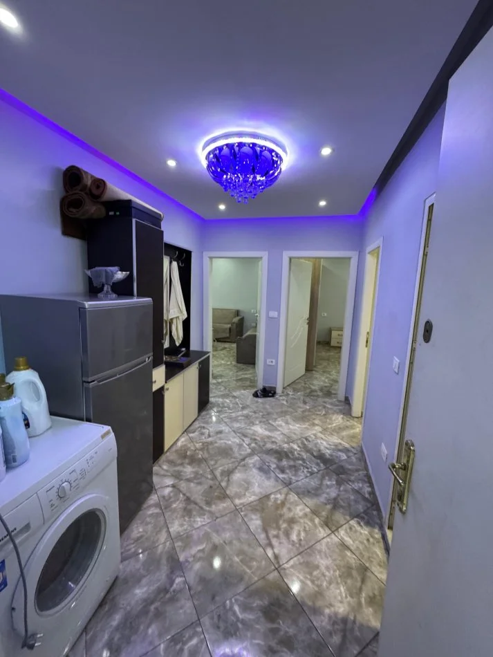 Tirane, shitet apartament 1+1 Kati 2, 56 m² 110.000 € (Shkolla e Bashkuar)