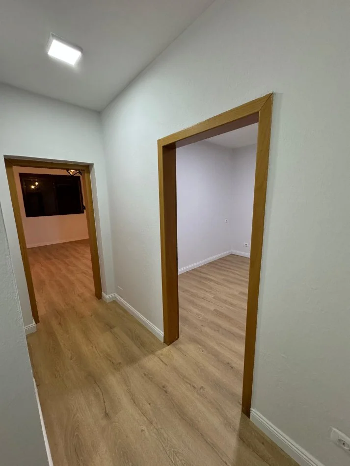 Durres, shitet apartament 1+1 Kati 4, 52 m² 65.000 € (PLAZH TE HOTEL ADRIATIK!)